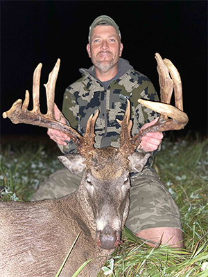 Trophy Whitetail Hunt Tennessee